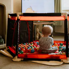 Travel cot